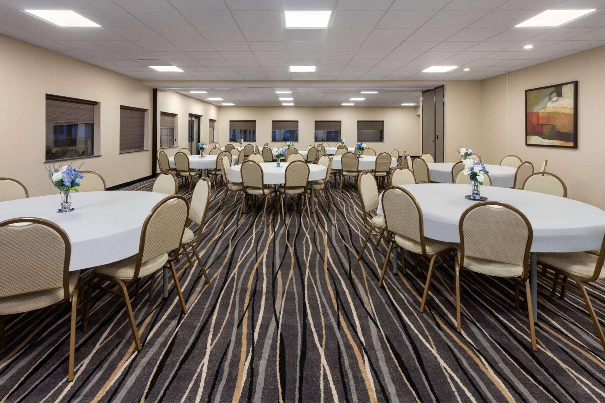 Super 8 By Wyndham Copley Akron Esterno foto